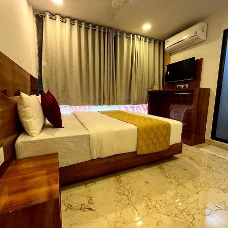 Hotel Delmond Prime- Near Nesco Мумбаї Екстер'єр фото