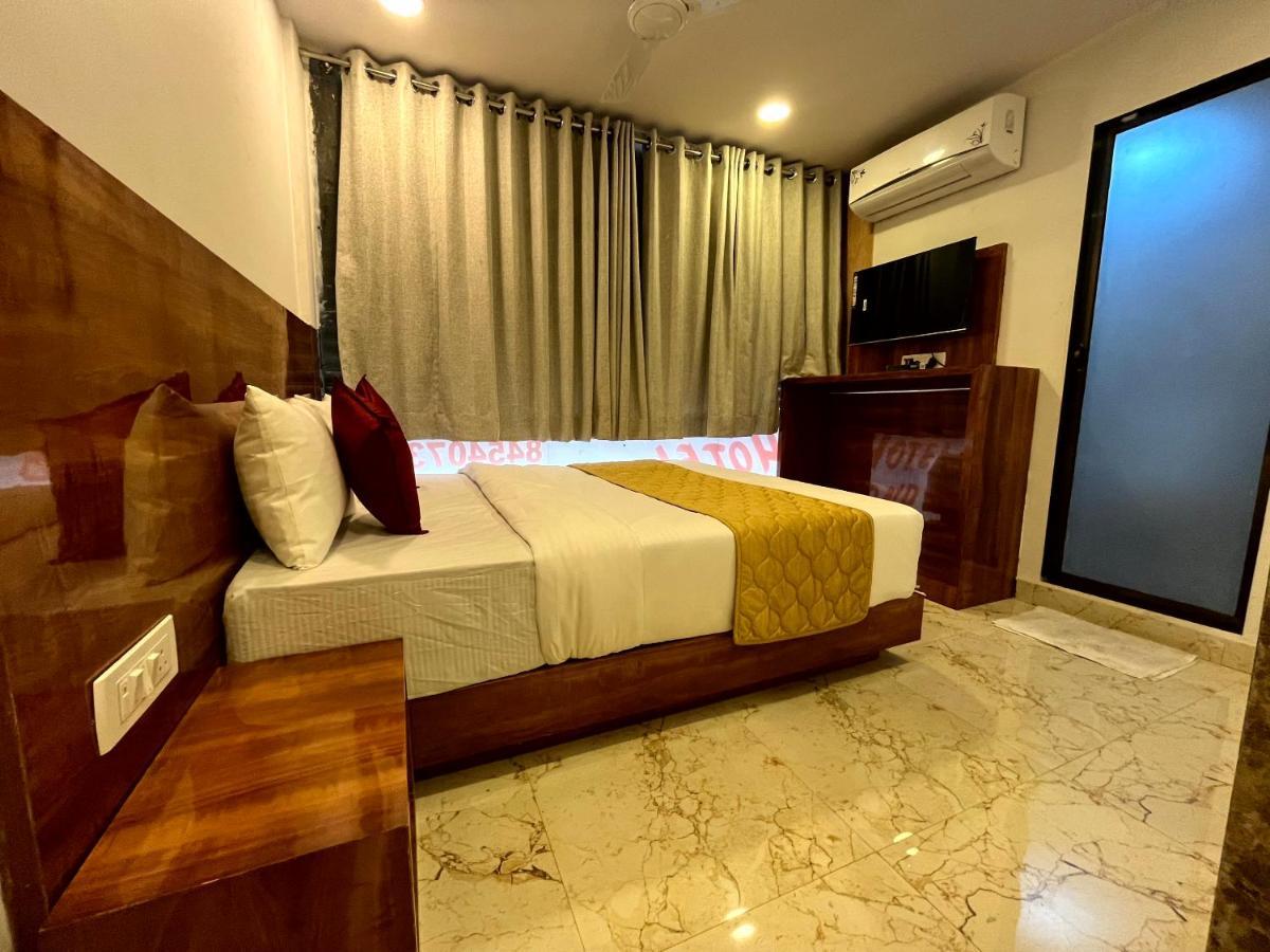 Hotel Delmond Prime- Near Nesco Мумбаї Екстер'єр фото
