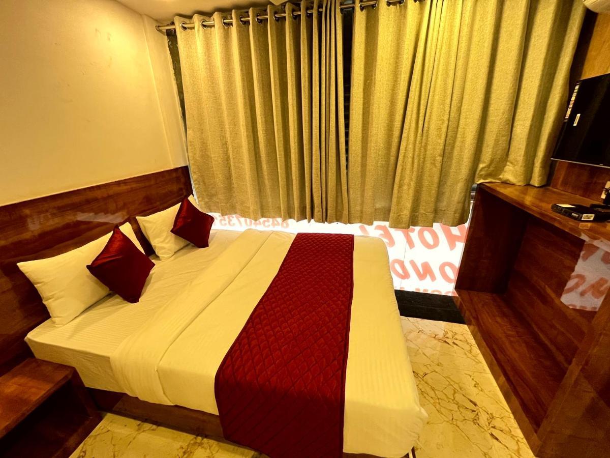 Hotel Delmond Prime- Near Nesco Мумбаї Екстер'єр фото